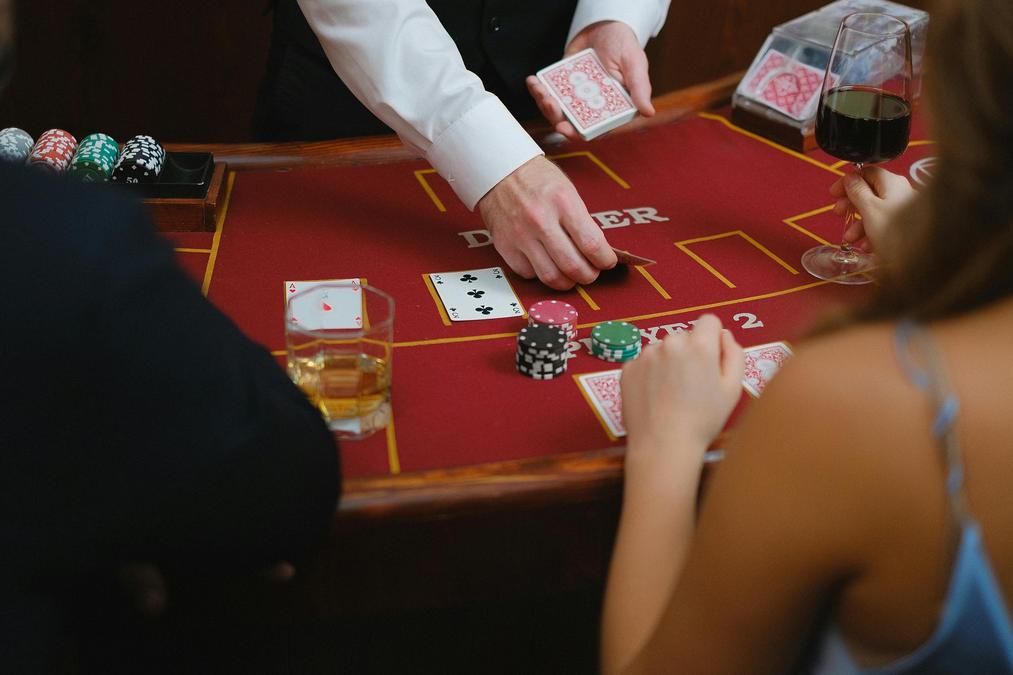 Let's Jackpot Gifts: The Ultimate Guide to Winning & Giving the Perfect Presents
